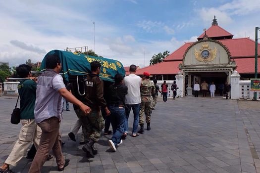 Ribuan Pelayat Iringi Kepergian H. Dasron Hamid
