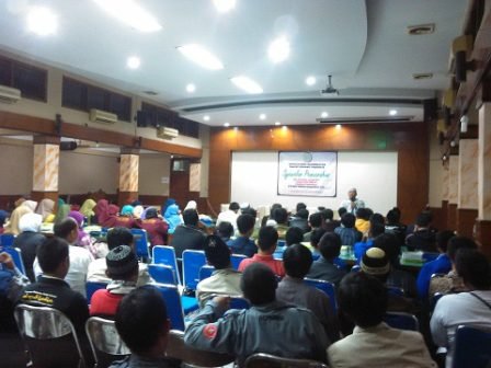 Monolog Kebangsaan & Stand Up Comedy Ramaikan Syawalan AMM DIY