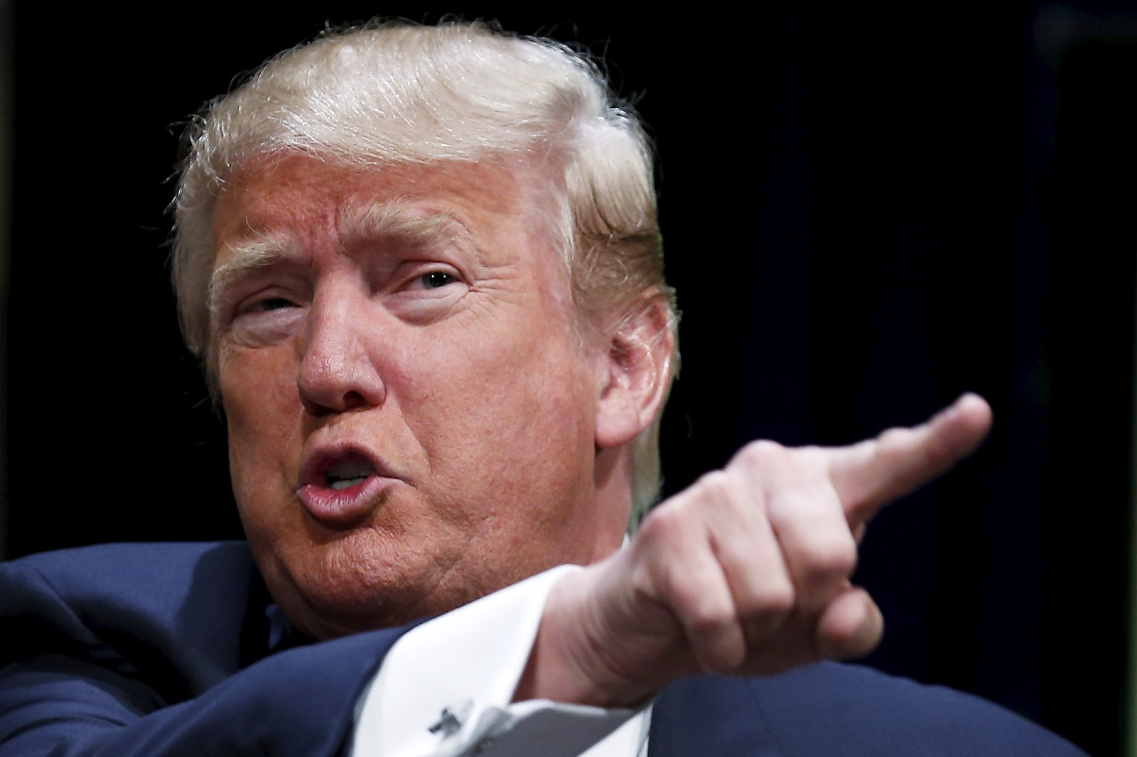 Donald Trump: Larang Semua Orang Muslim ke  Amerika